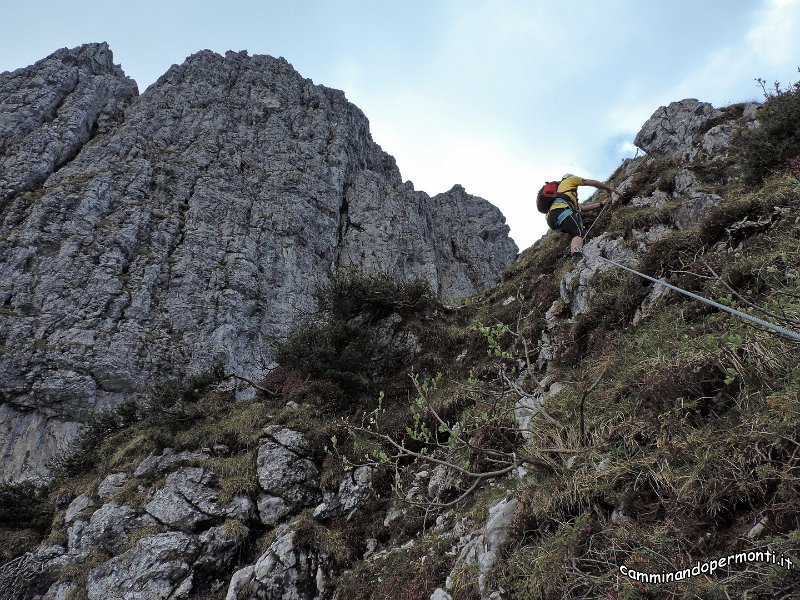 48 Ferrata MAURIZIO Anticima est Monte Alben.JPG -           